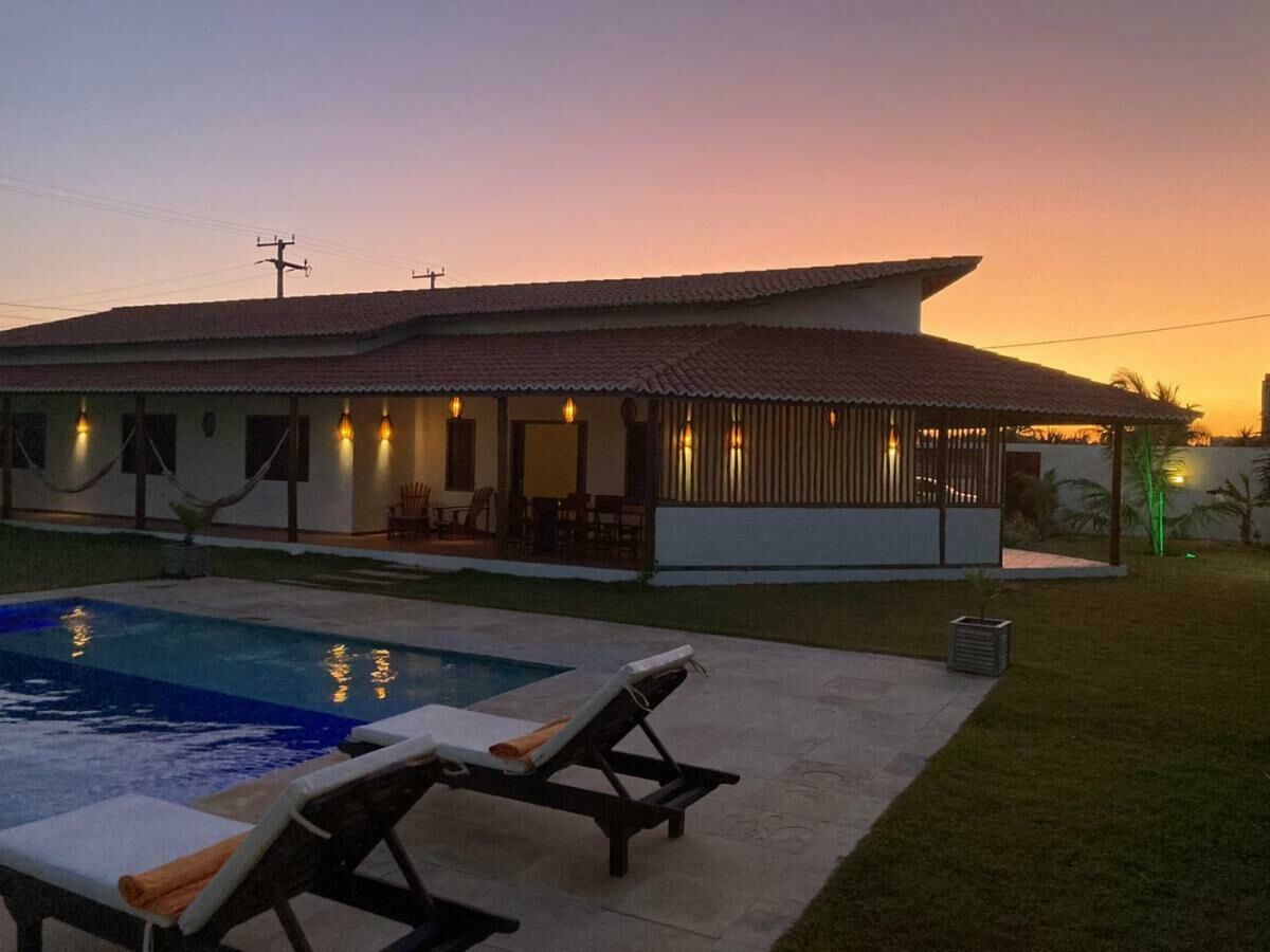 Imagem de Casa ampla no Pontal do Maceió com piscina e cinco quartos